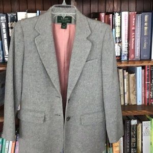 Very good quality blazer. Excellent condition